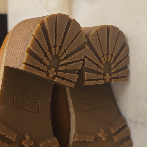 NEW! Zodiac Gemma Heeled Loafer in Size 7 US - Picture 6 of 7